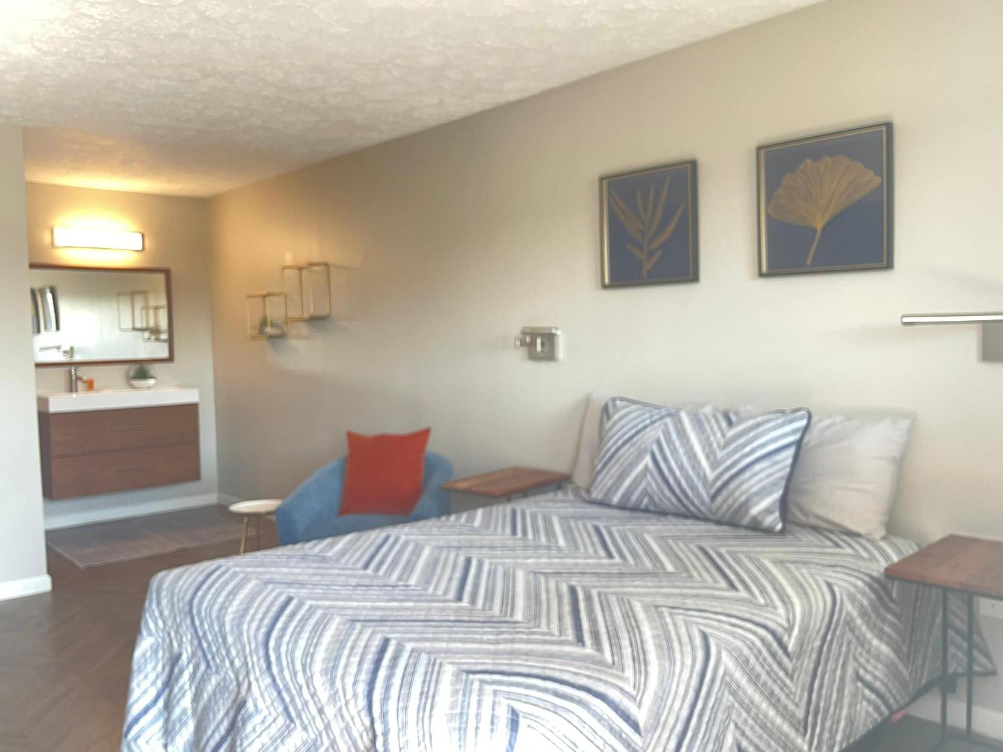 Hotel Lake Anna Glenora Bagian luar foto