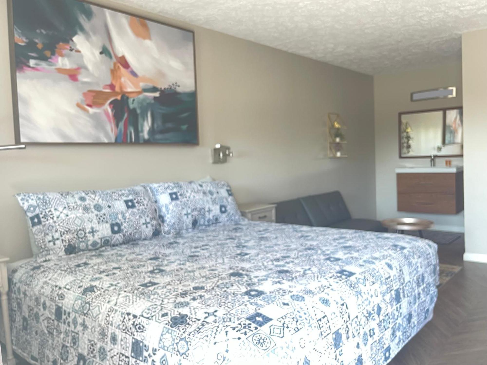 Hotel Lake Anna Glenora Bagian luar foto