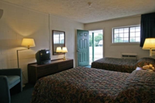 Hotel Lake Anna Glenora Ruang foto