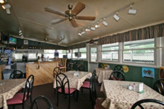 Hotel Lake Anna Glenora Bagian luar foto